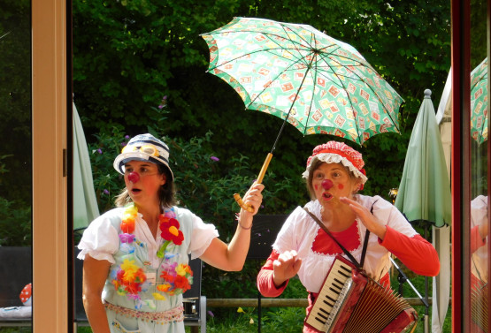 v. l. Rosalinde und Klara