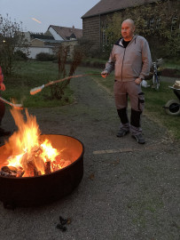 News_Martinsfeuer-Stockbrot und Lagerfeuer II