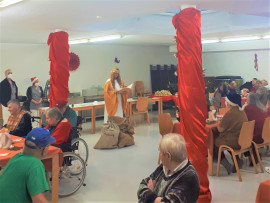 News_Weihnachten mit dem Christkind-Christkindl Geschenkvergabe_II